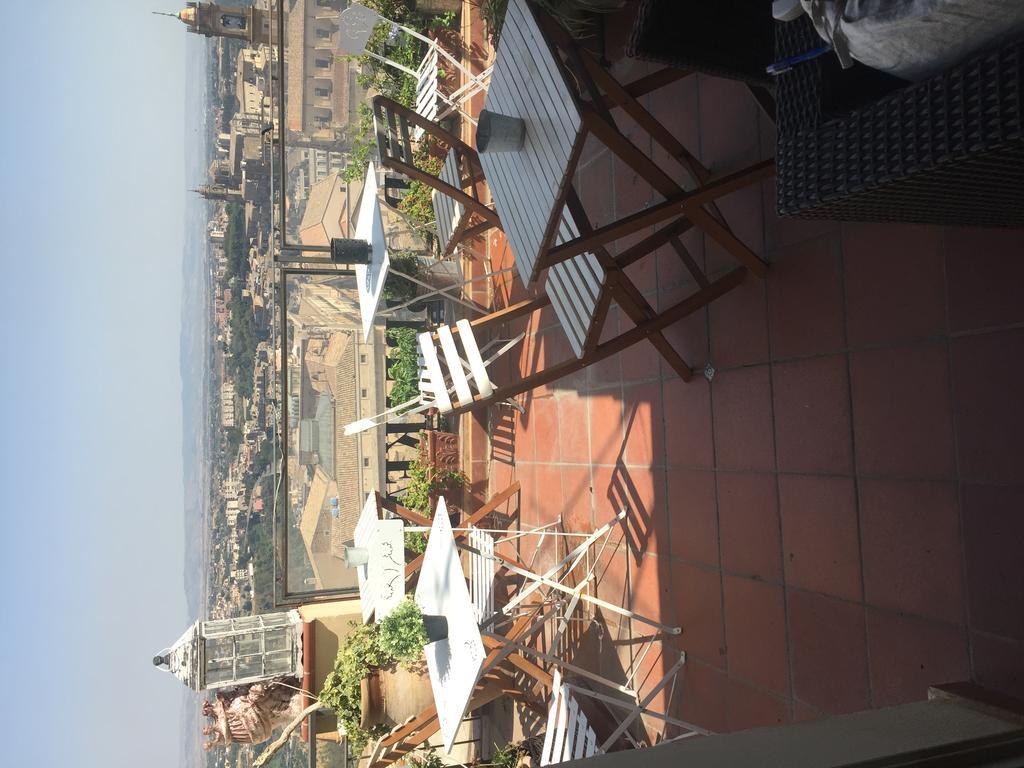 Casa Tipica Siciliana Patronale Home Bedandbreakfast Tremetrisoprailcielo Camere Con Vista, Colazione Interna In Terrazzo Panoramico Caltagirone Exterior foto